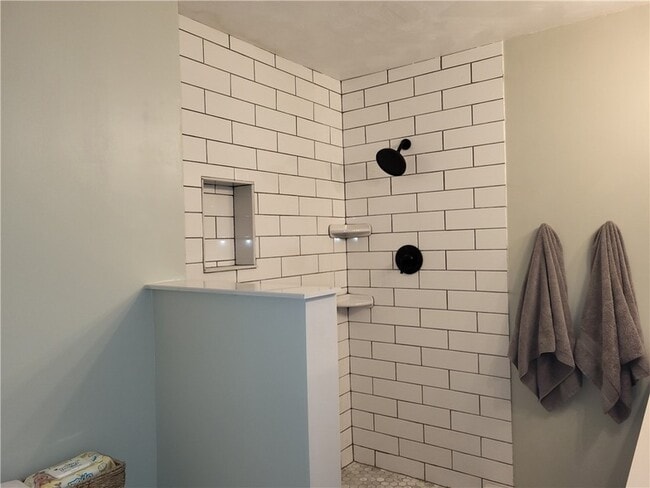 Building Photo - 317 Fassinger Rd