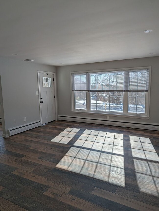 Building Photo - 619 W Kings Hwy