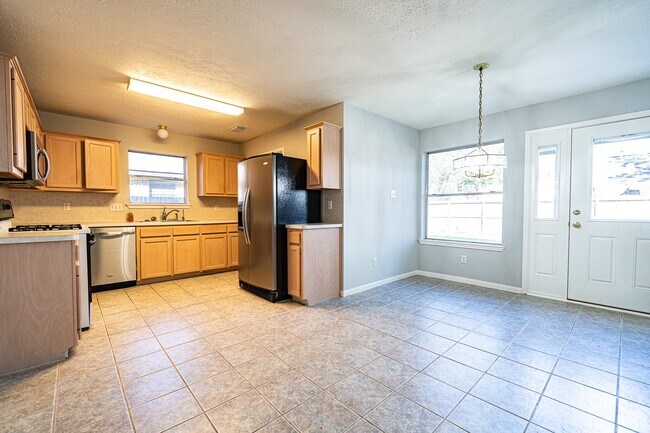 Building Photo - 16110 Cypress Valley Dr