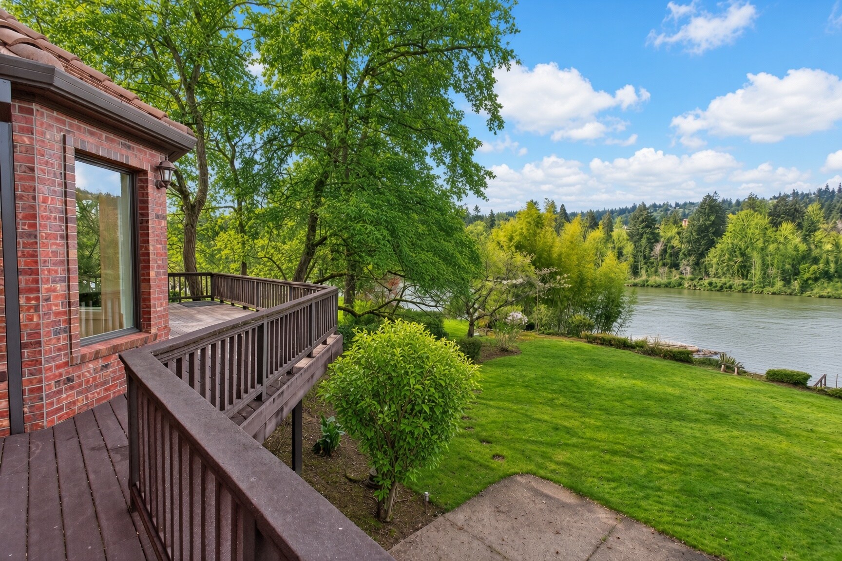 Deck looking south - 1645 SE Oak Shore Ln