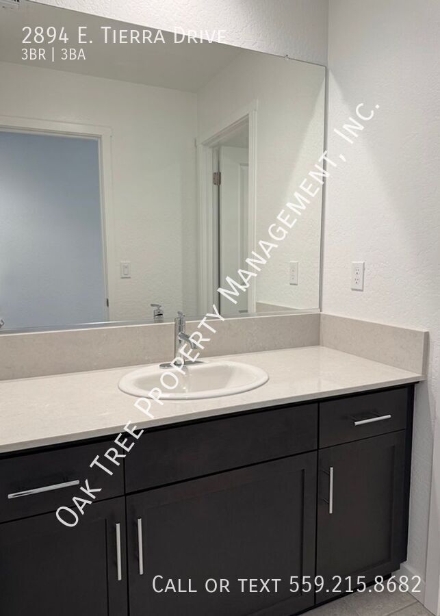 Building Photo - 2894 E Tierra Dr