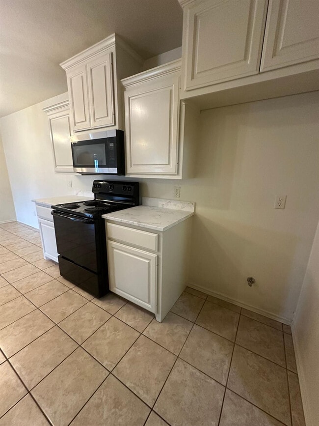 Building Photo - 6133 72nd Pl