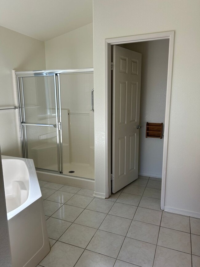 Building Photo - Charming 3 bdrm Crown Hills Home with Spectacular Views