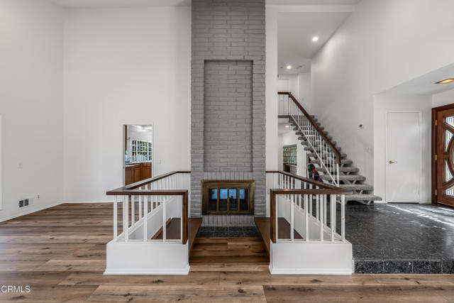 Building Photo - 327 Bethany St