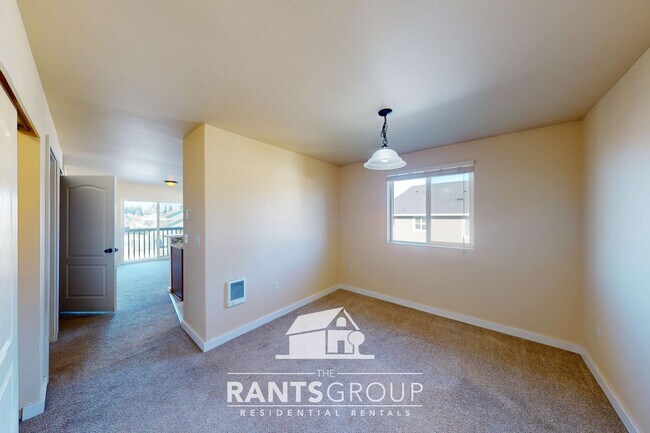 Building Photo - New Paint Throughout! Call today to schedule a tour!