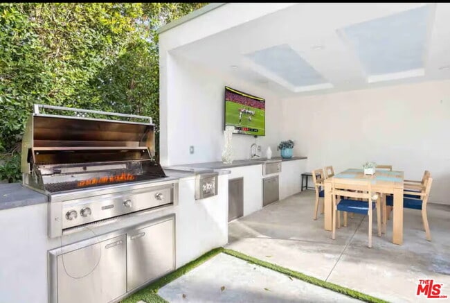 Building Photo - 13812 Cumpston St