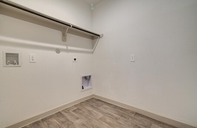 Building Photo - 14506 Rain Tree Dr