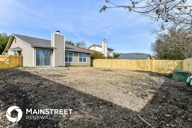 Building Photo - 8405 Maple Ridge Dr