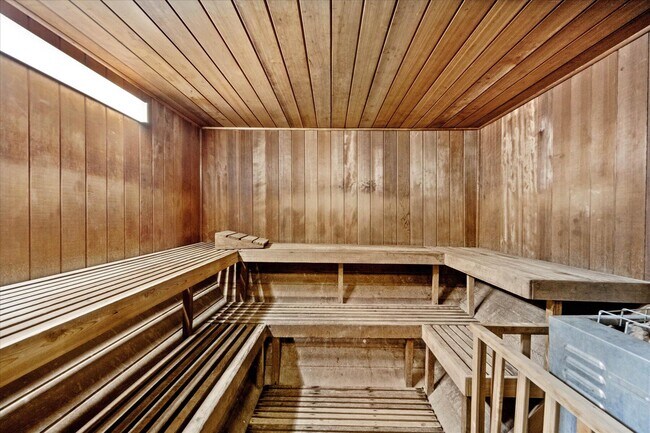 Building Photo - 3475 S Ocean Blvd