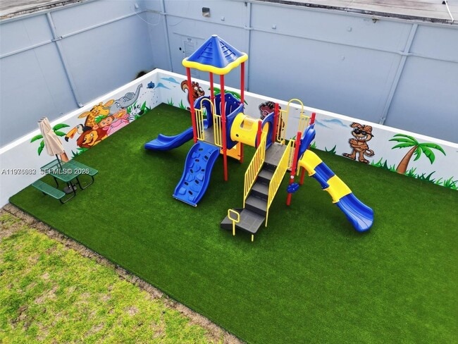 Building Photo - 2461 SW 50th St