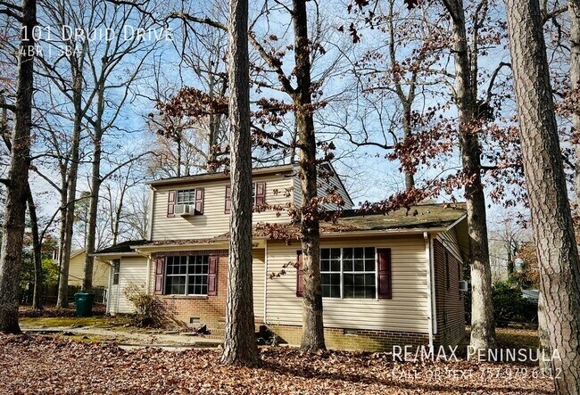 Building Photo - 4Bed, 2.5Bath Single Family Home in WBG