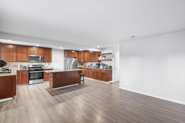 Building Photo - 16012 Julie Ln