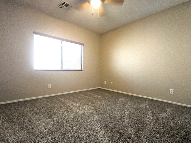 Building Photo - 2300 E Magma Rd