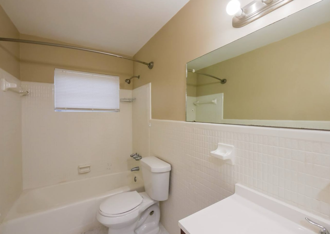 Building Photo - 3645 Valais Dr