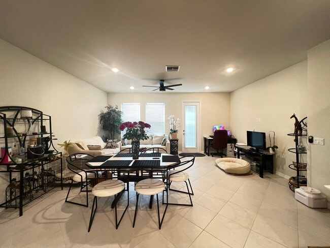 Building Photo - 4843 Indio Trl