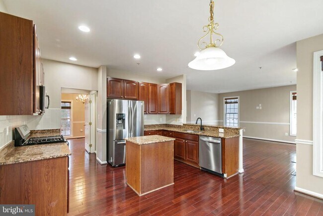 Building Photo - 23209 Robin Song Dr