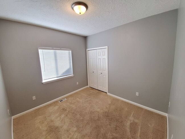 Building Photo - Beautiful Spacious home in North Albany - ...