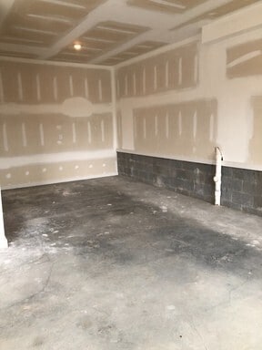 Building Photo - 2348 Zermatt Ave