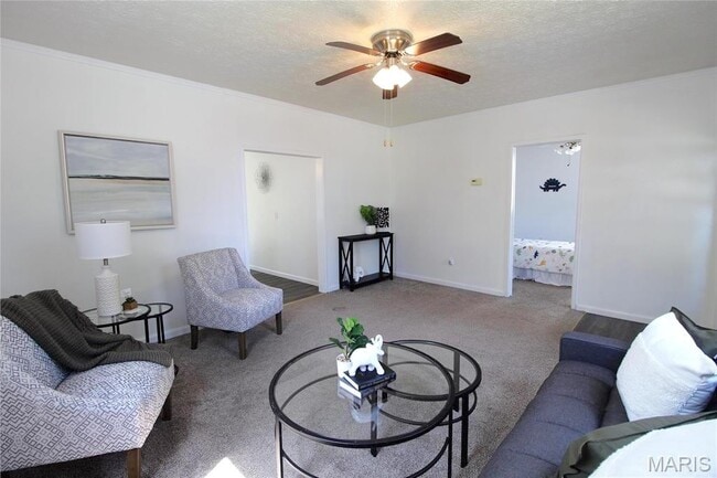 Building Photo - 413 N Center St