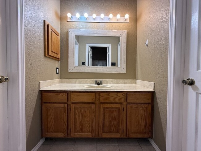 Building Photo - 7012 Bernadine St