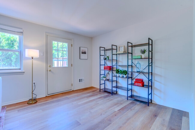 Building Photo - 8032 St Annes Ct