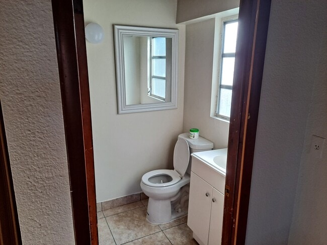 Building Photo - 6600 SW 26th St