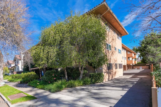 Building Photo - 120 S Sierra Madre Blvd