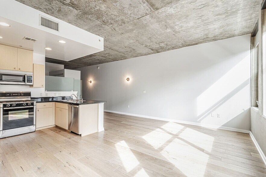 Building Photo - 311 2nd St