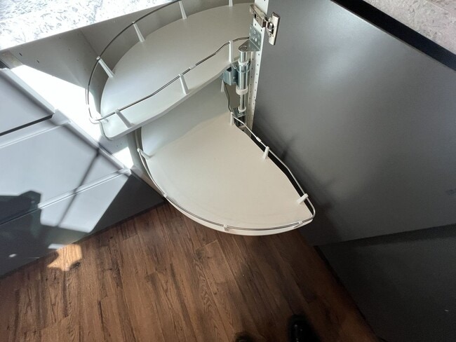 Building Photo - Recently renovated 2 bed 2 bath in Sacramento!