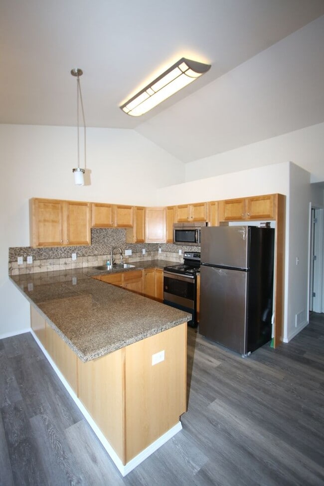 Building Photo - 3 Bedroom Condo in East Anchorage!