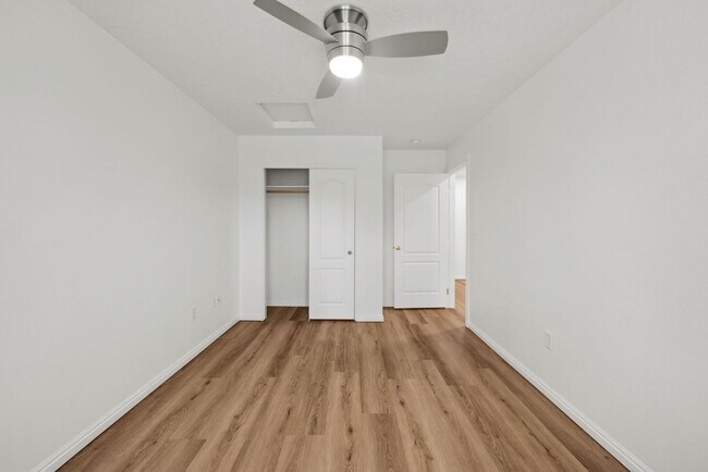 Building Photo - 3 Bedroom Kuna home with Fenced back yard - Pets Welcome!!