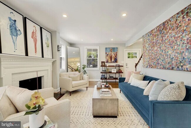 Building Photo - Newly Renovated Single Family home with Off Street Parking