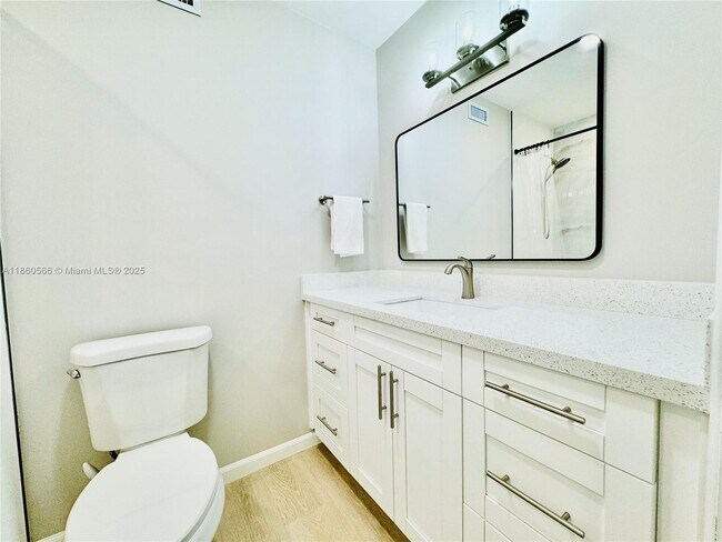 Building Photo - 6950 Sharpecroft Ct
