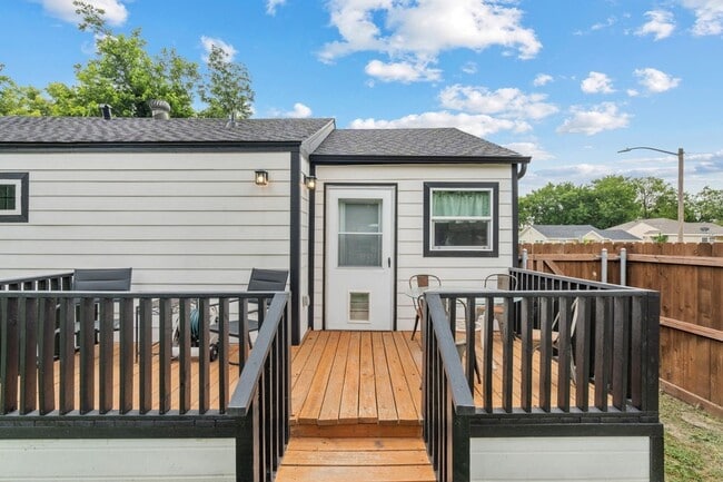 Building Photo - 4136 Lisbon St