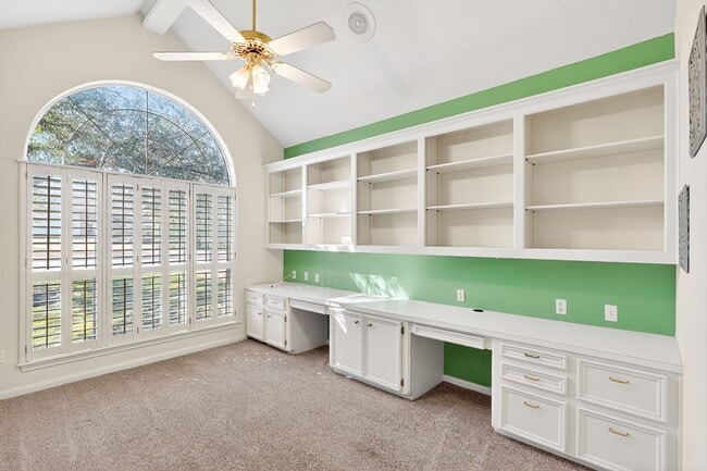 Building Photo - 207 Hearthstone Cir