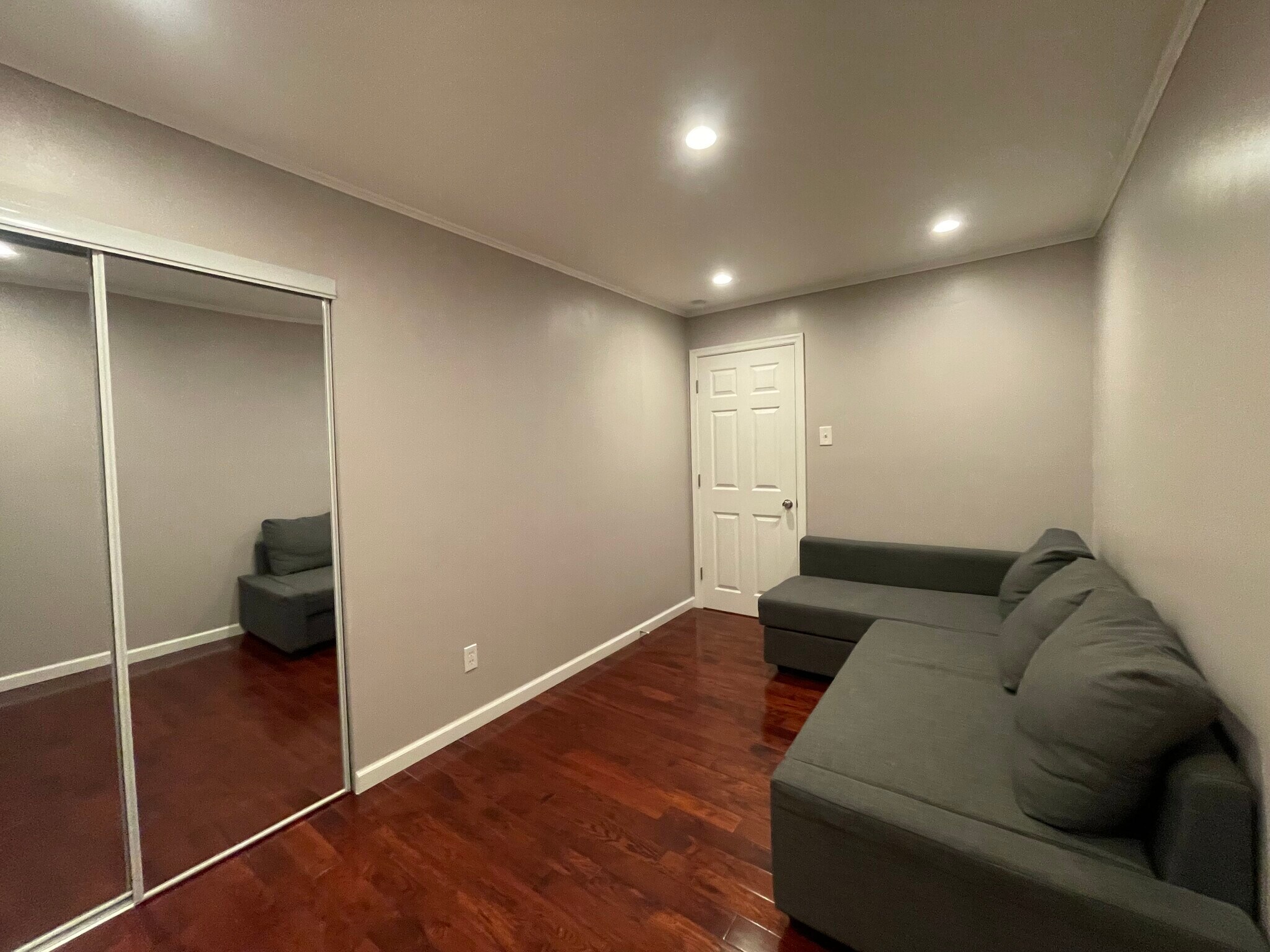 Building Photo - 2314 Strahle St