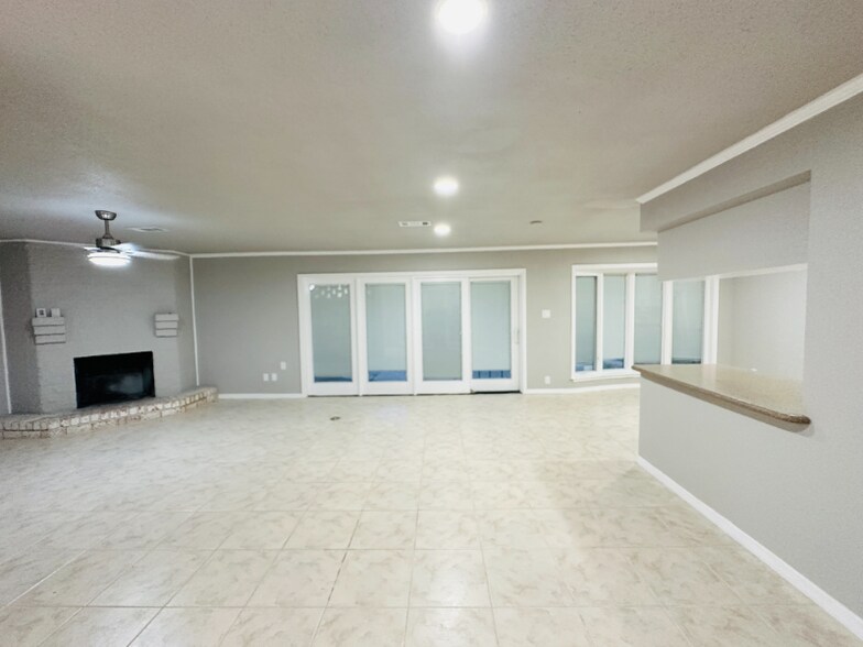 Building Photo - 5926 Par 4 Dr