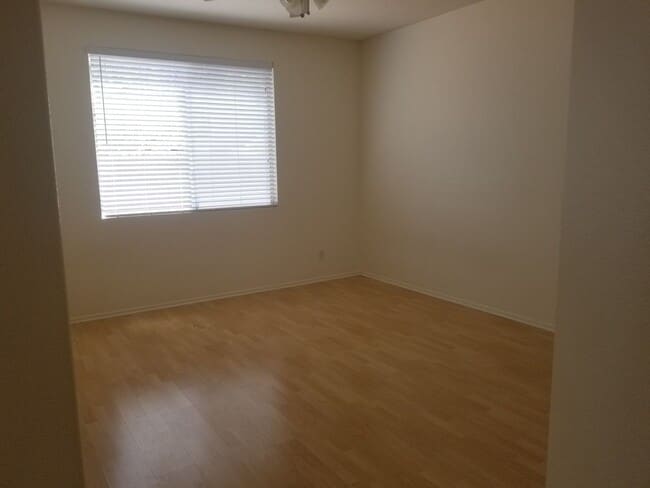 Building Photo - 2 Bedroom Home Located in Summerlin!