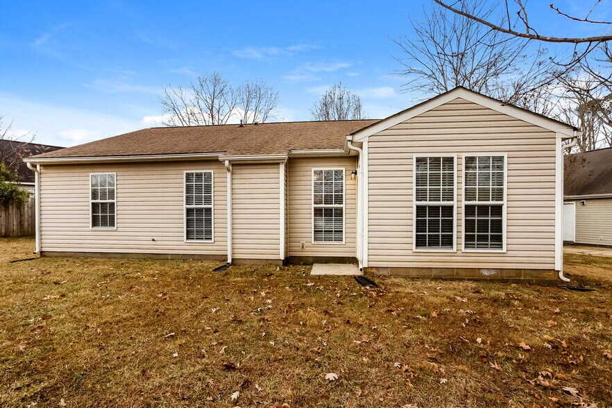 Building Photo - 1003 Salmon River Dr