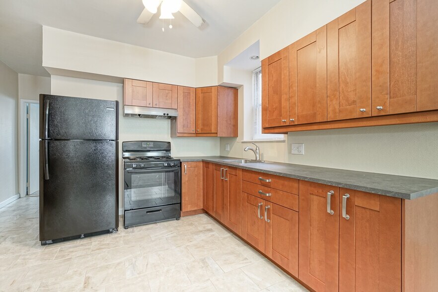 Building Photo - 1217 Snyder Ave