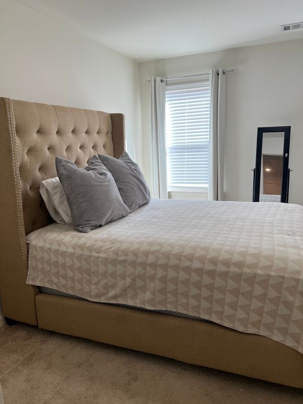 Building Photo - 832 Ambient Way