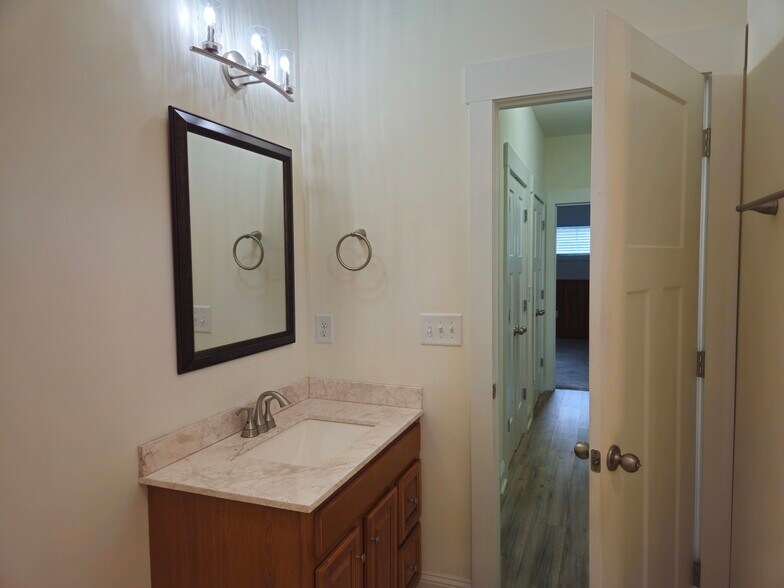 Building Photo - 112 Minnow Dr