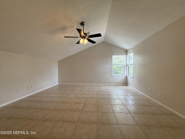 Building Photo - 12196 Lake Fern Dr