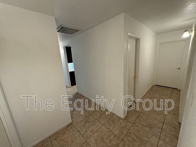 Building Photo - 1195 Santa Cruz Ave