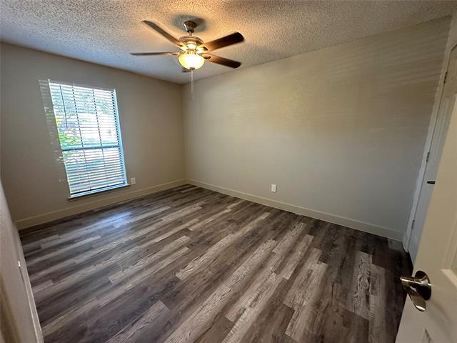 Building Photo - 1581 Glenmore Dr