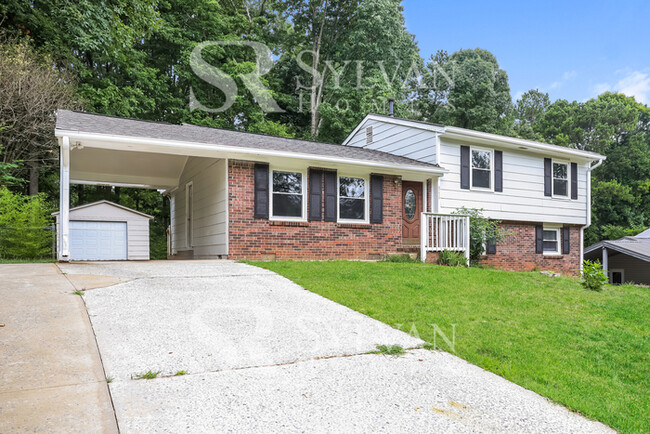 Building Photo - The living is easy in this 4 BR, 3 BA home