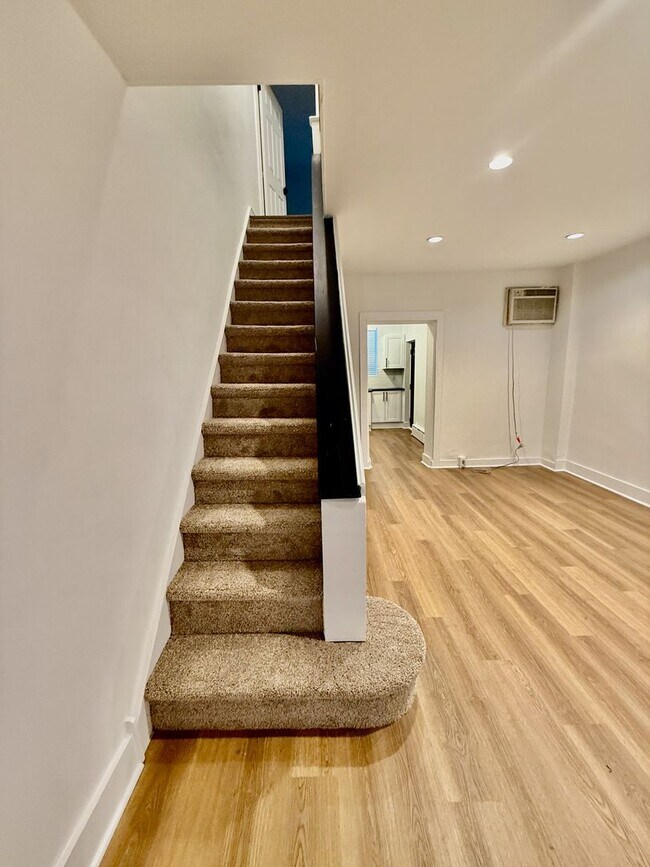 Building Photo - Just RENOVATED open floorplan 3 BED/1 BA H...