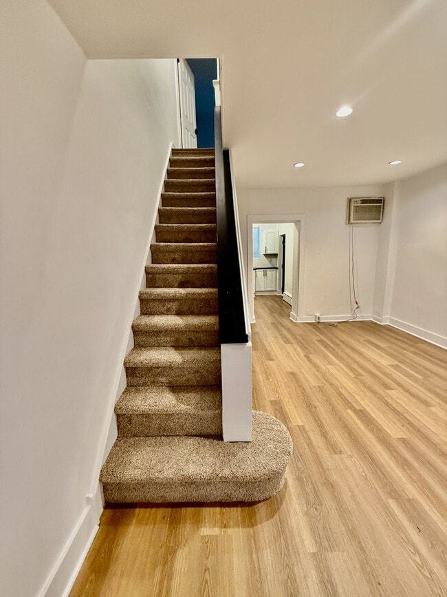 Building Photo - Just RENOVATED open floorplan 3 BED/1 BA HOME w/ WASHER/DRYER & large PATIO on Great Block in Sou...