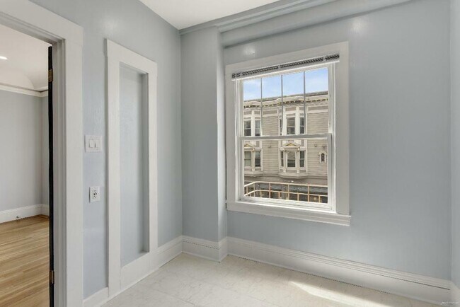 Building Photo - 312 Fillmore St