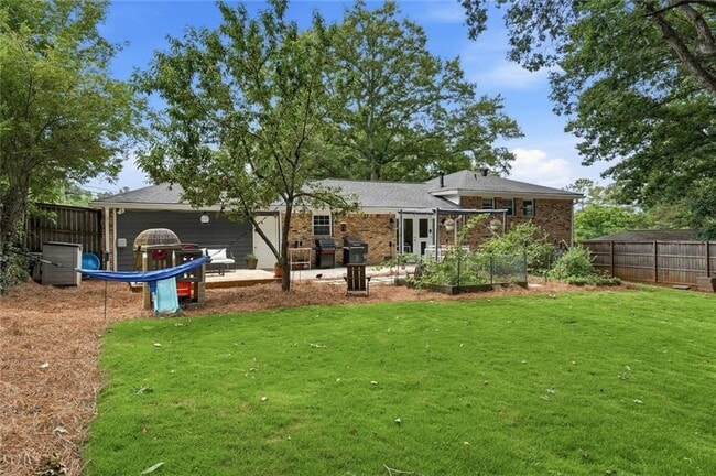 Building Photo - 1720 Mary Lou Ln SE